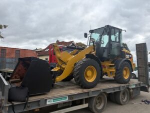 Nové vybavení – vrtná souprava, tahač, podvalník, nakladač